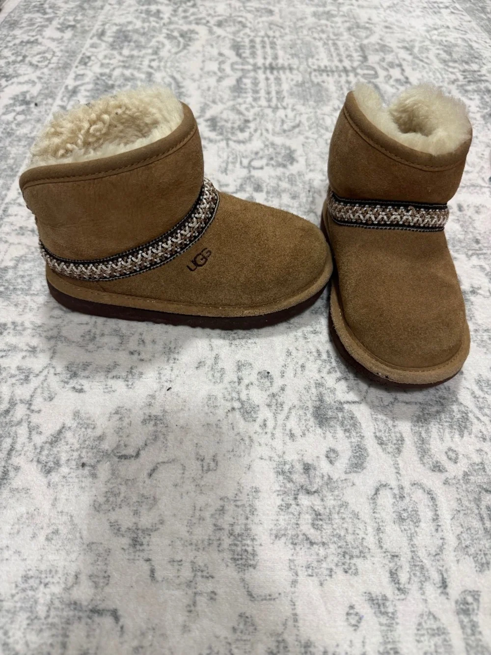 UGG Classic Mini Crescent